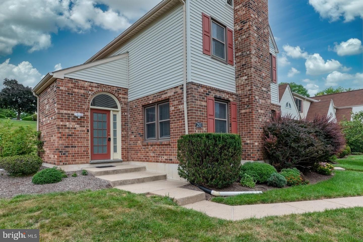 253 Stone Ridge #253, Jeffersonville