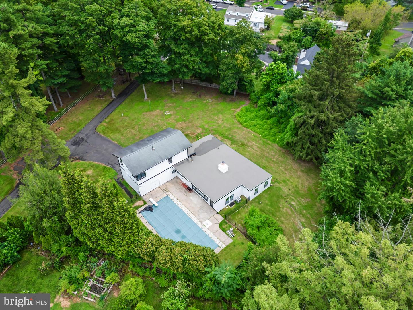 933 Fox Chase Rd, Jenkintown