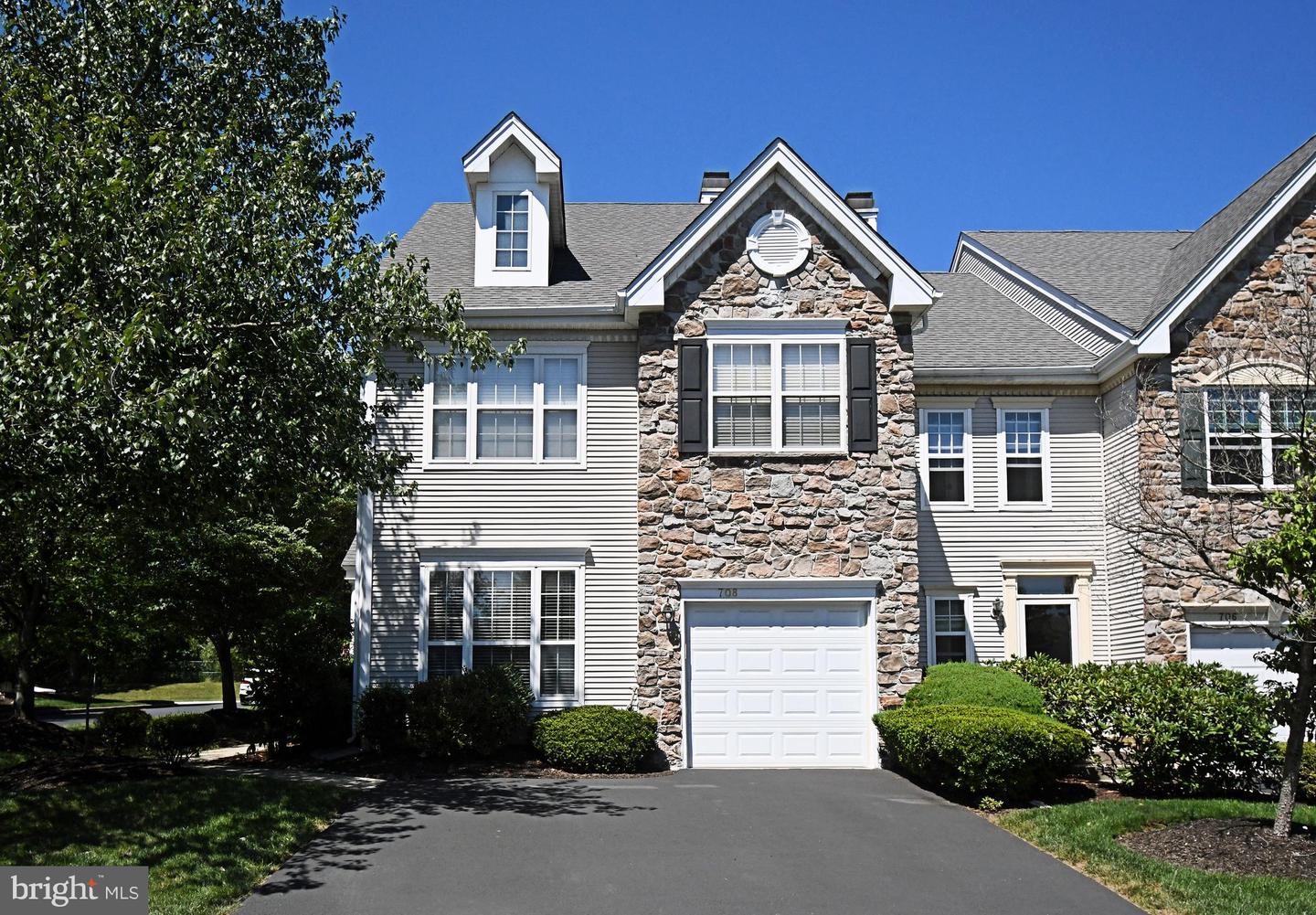 708 Ascot Court, North Wales