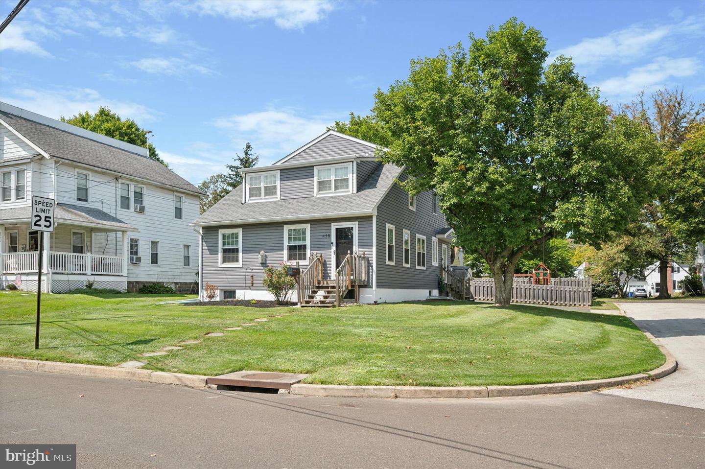 458 Monroe Avenue, Glenside