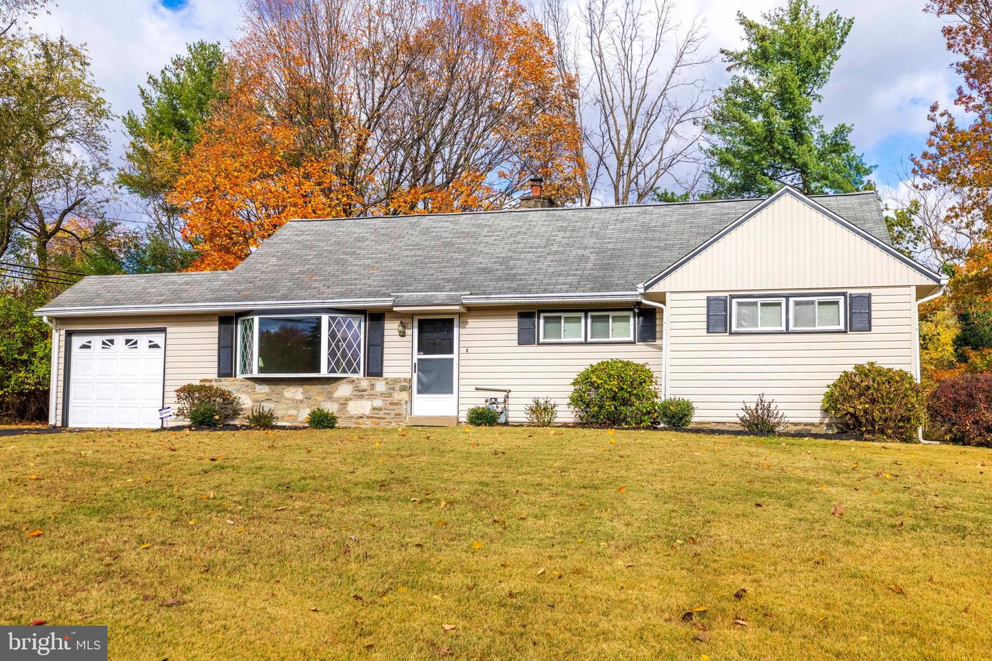 1054 Marie Road, Jenkintown