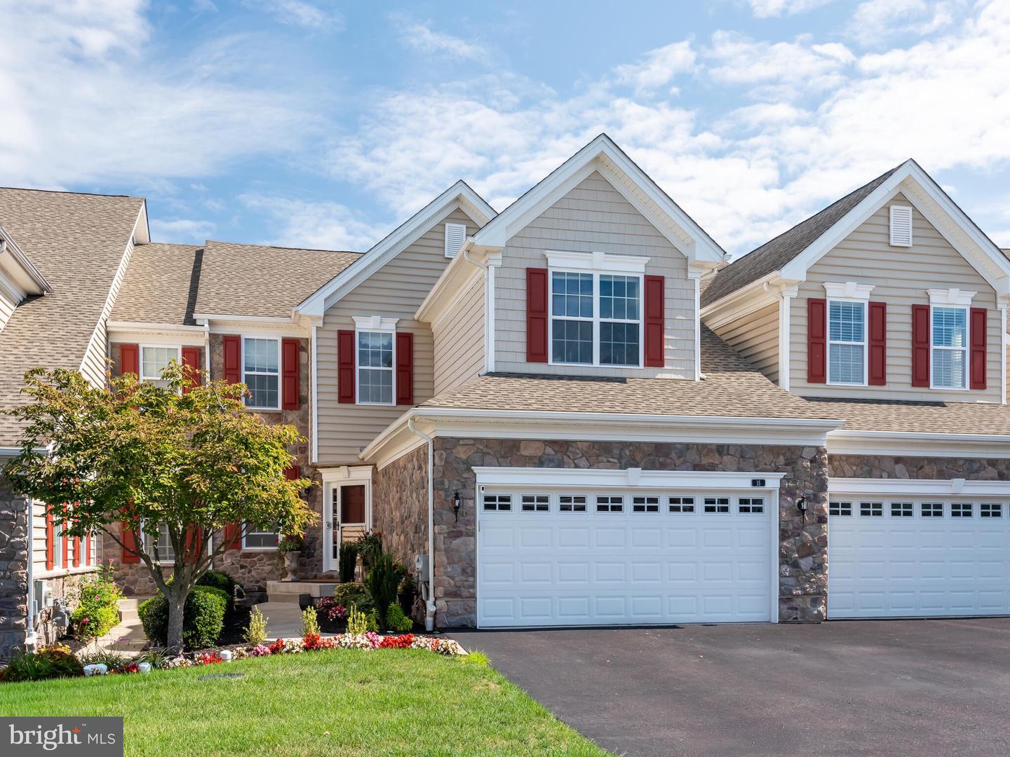 15 Iron Hill Way, Collegeville