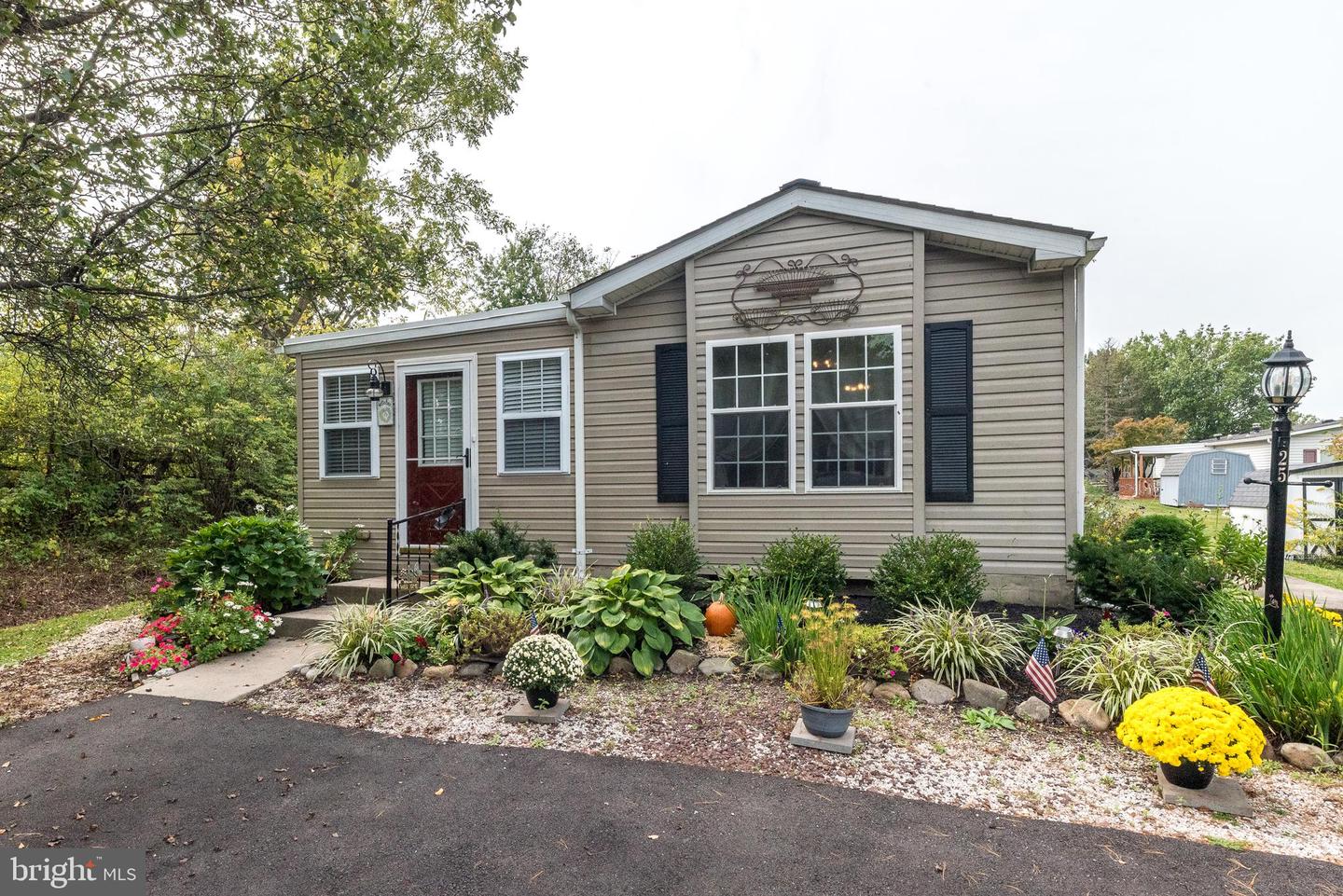 25 Chestnut Court E, Harleysville
