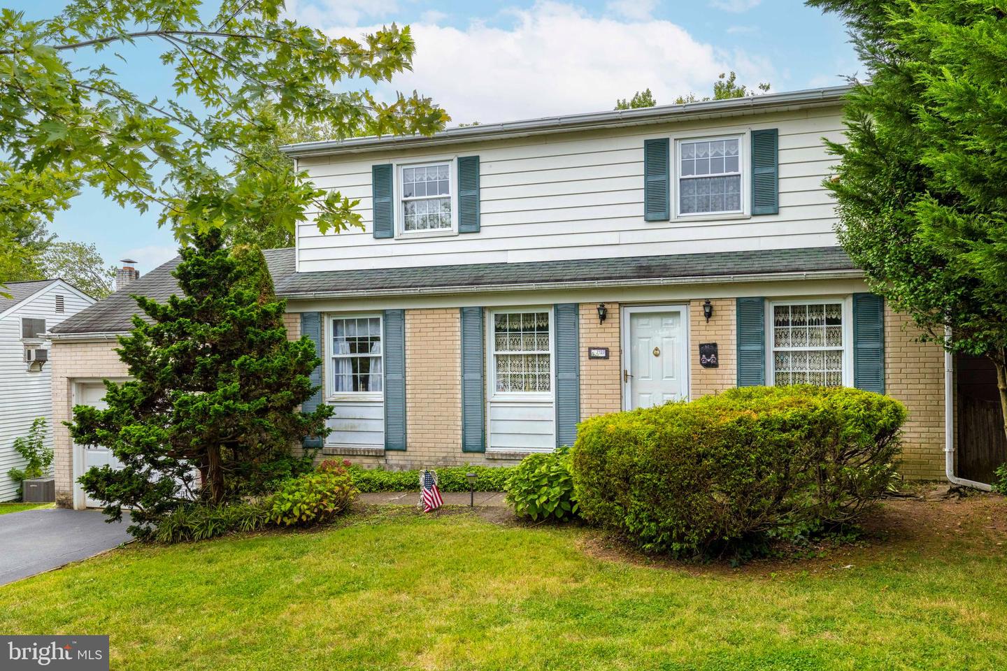 2920 Rossiter Avenue, Abington
