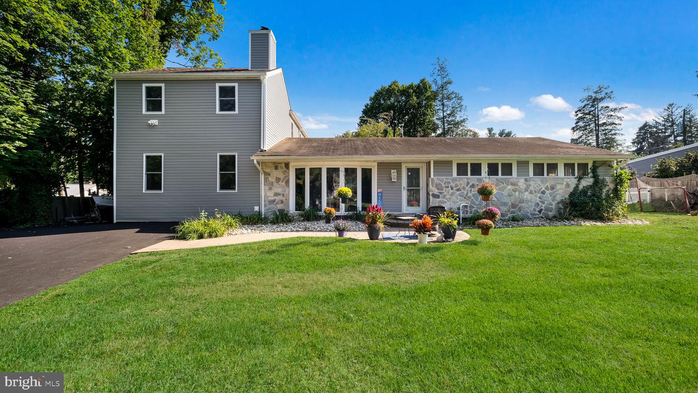 1341 Carol Road, Jenkintown