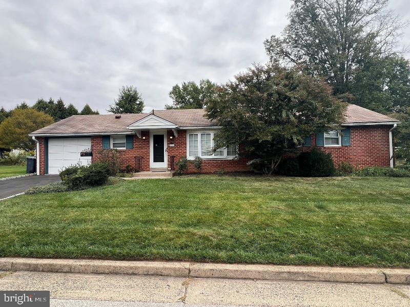 2205 Cross Road, Glenside