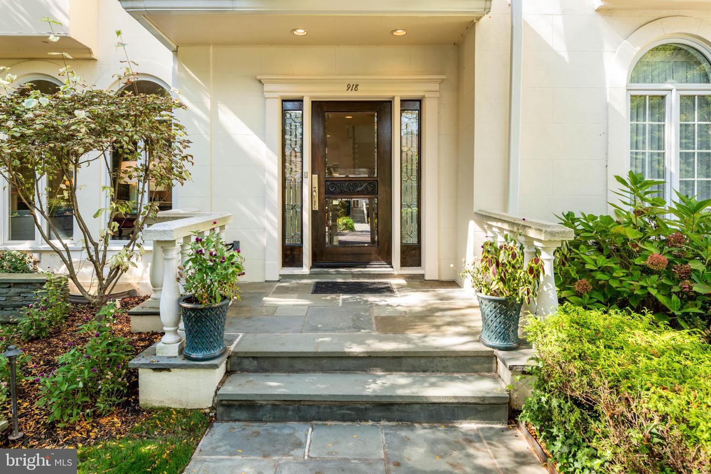 918 Exeter Crst, Villanova