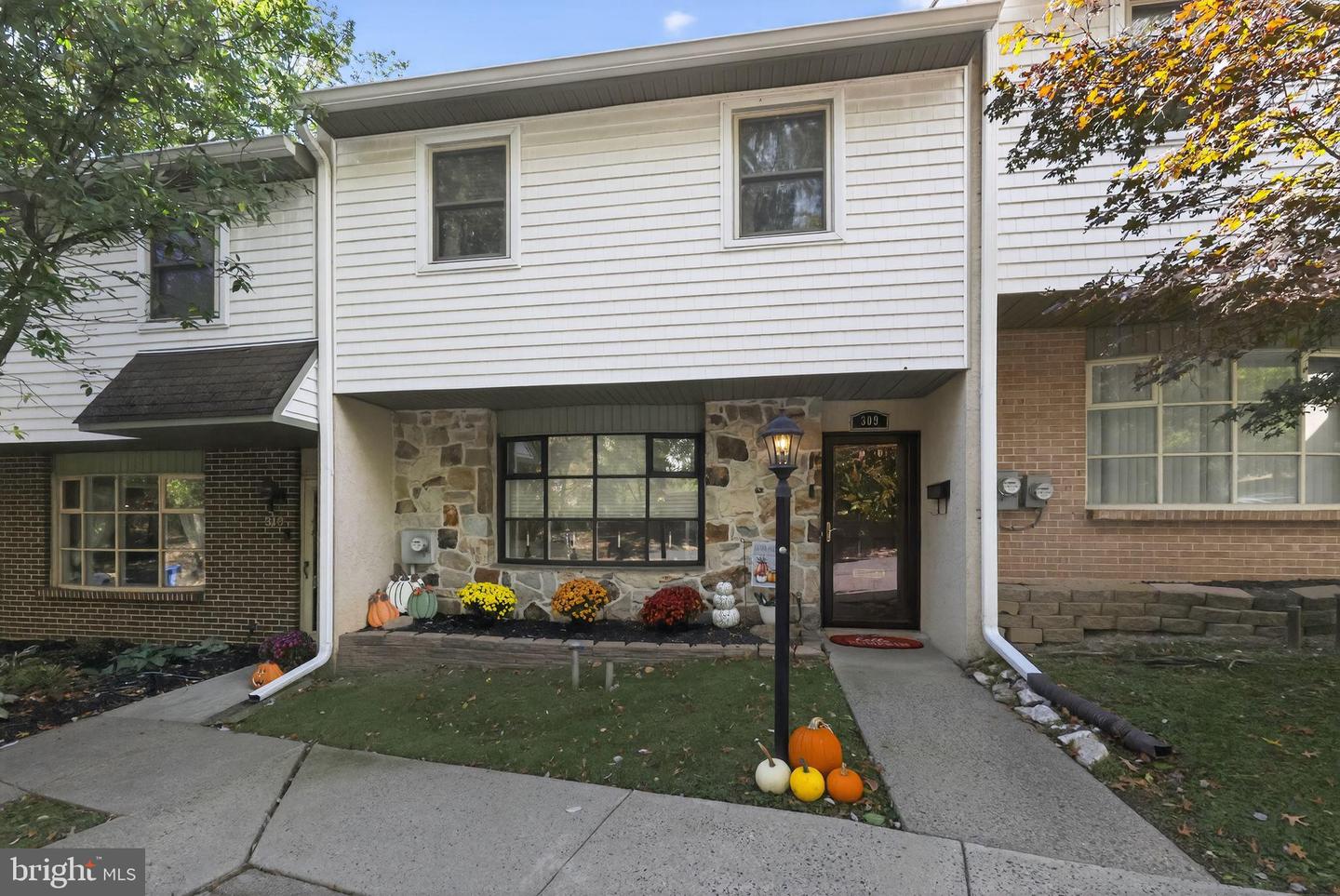 309 Woodside Circle, Dresher