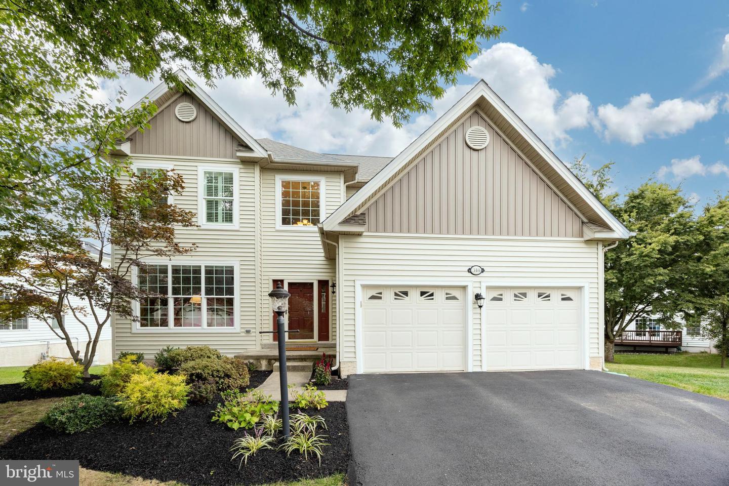 318 Quail Dr N, Phoenixville