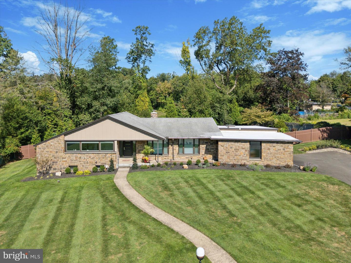 1641 Chattin Road, Laverock