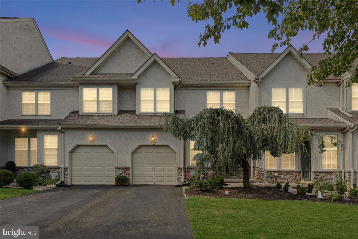 229 Brookdale Court, Dresher
