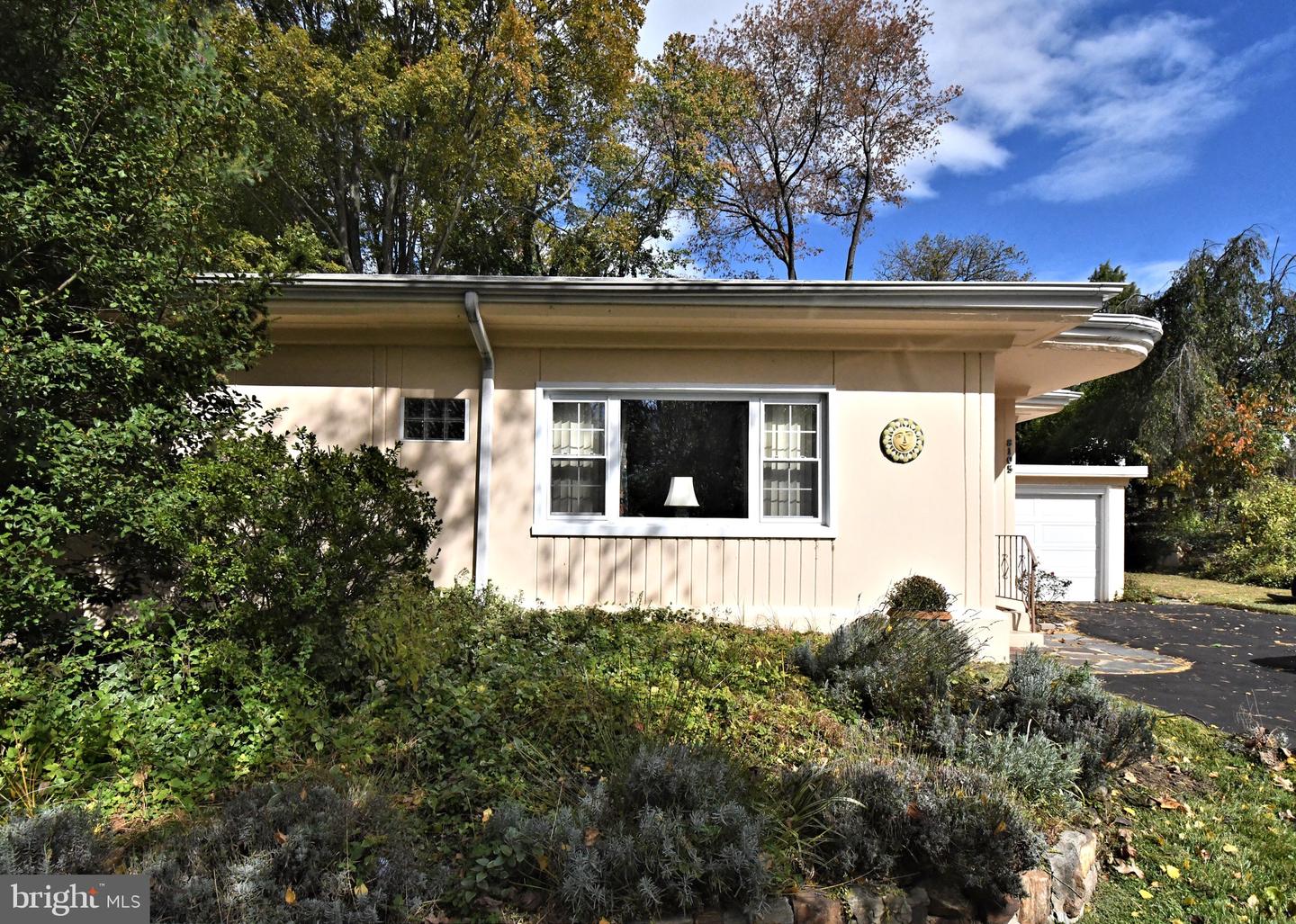 8105 Hull Drive, Glenside