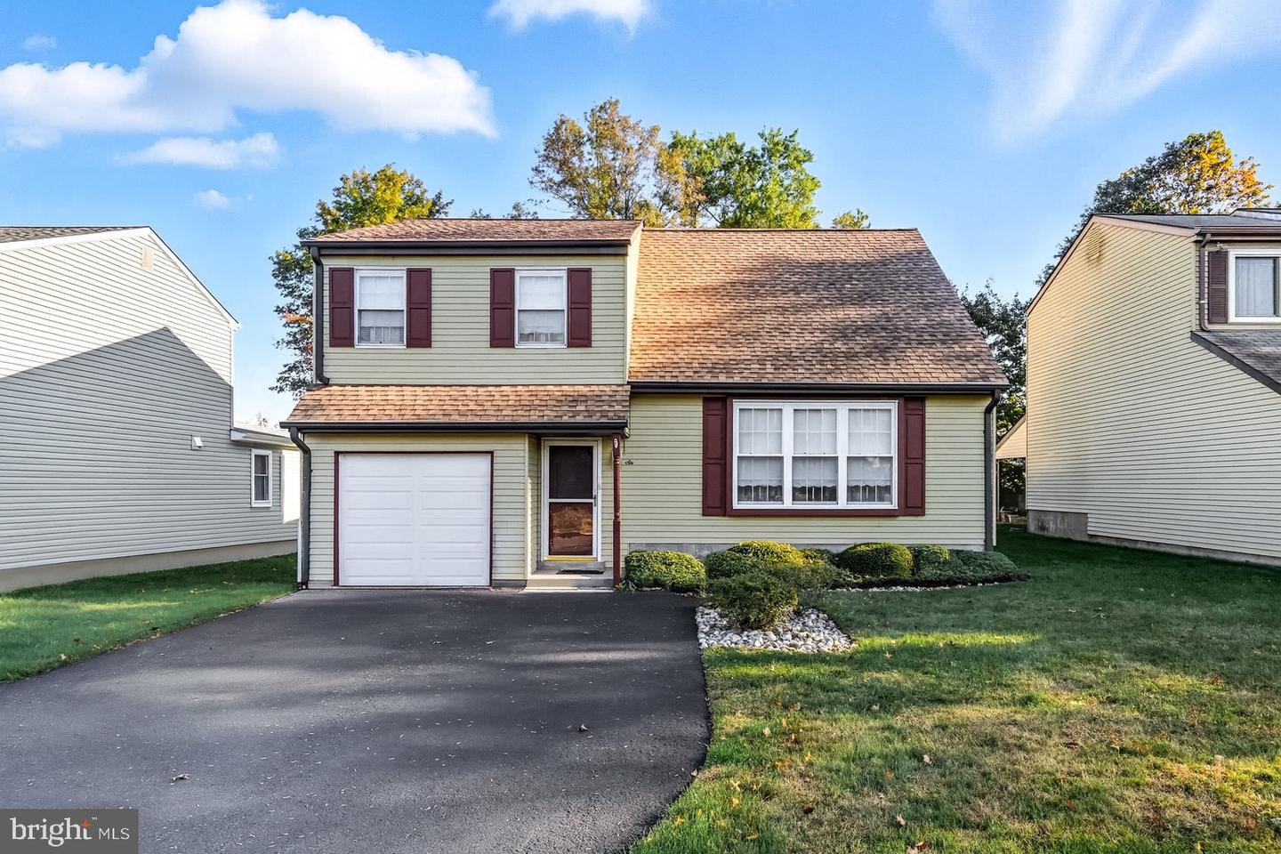 6 Pheasant Run, Horsham