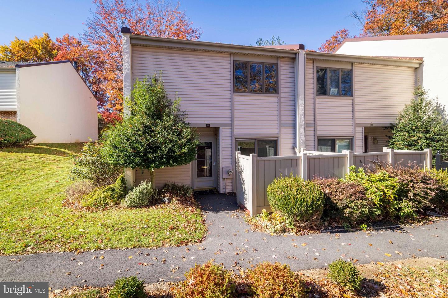 18 Twin Brooks Drive, Willow Grove