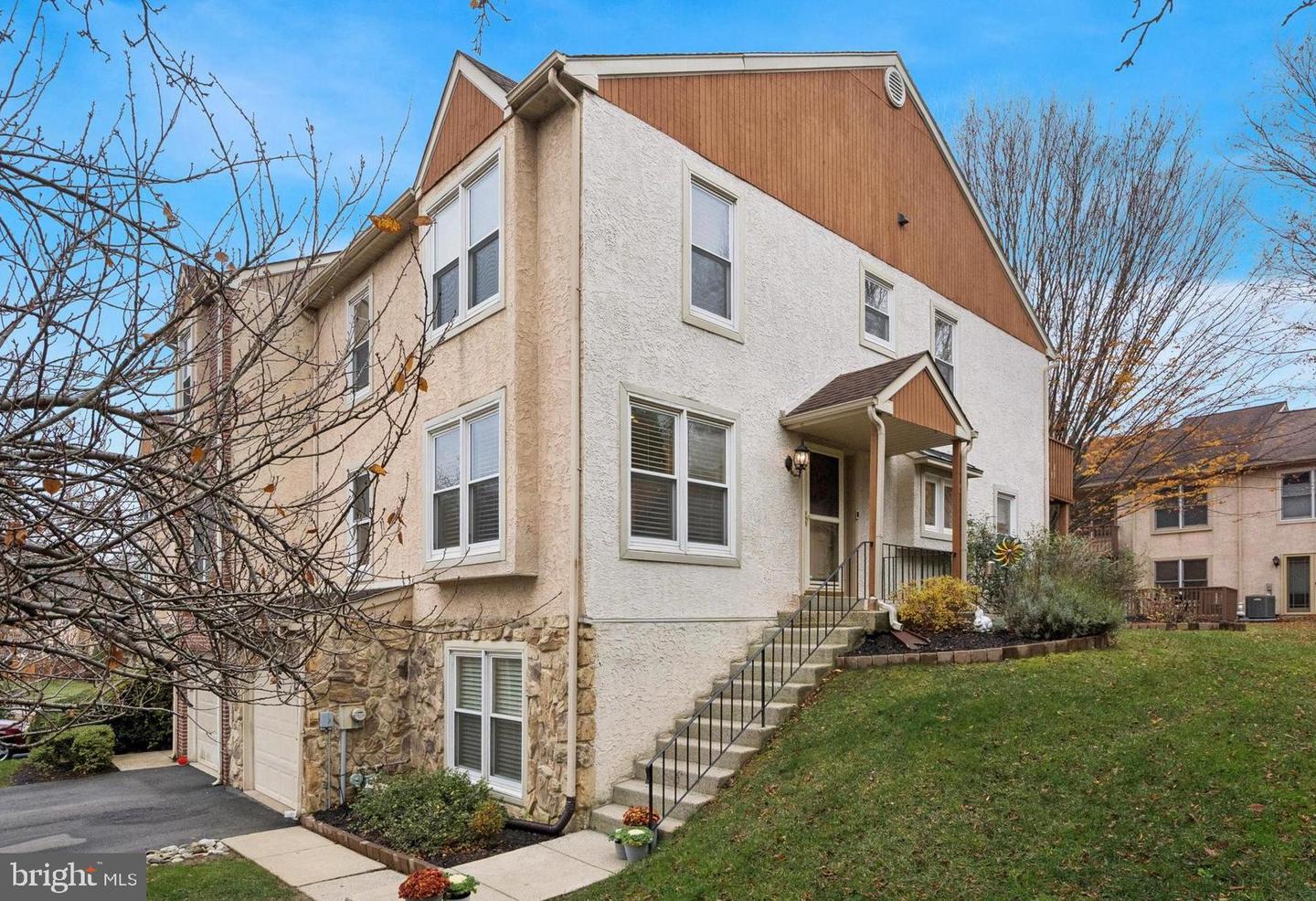 35 White Pine Court, Lafayette Hill