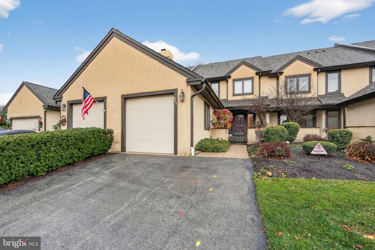 932 Hedgerow Court, Blue Bell