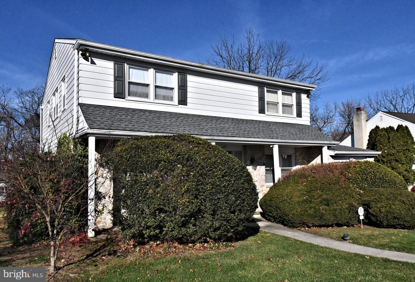 227 Barclay Circle, Cheltenham