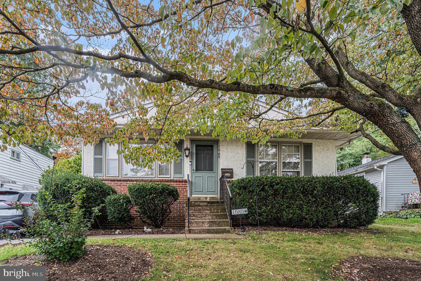1585 Edgewood Avenue, Abington