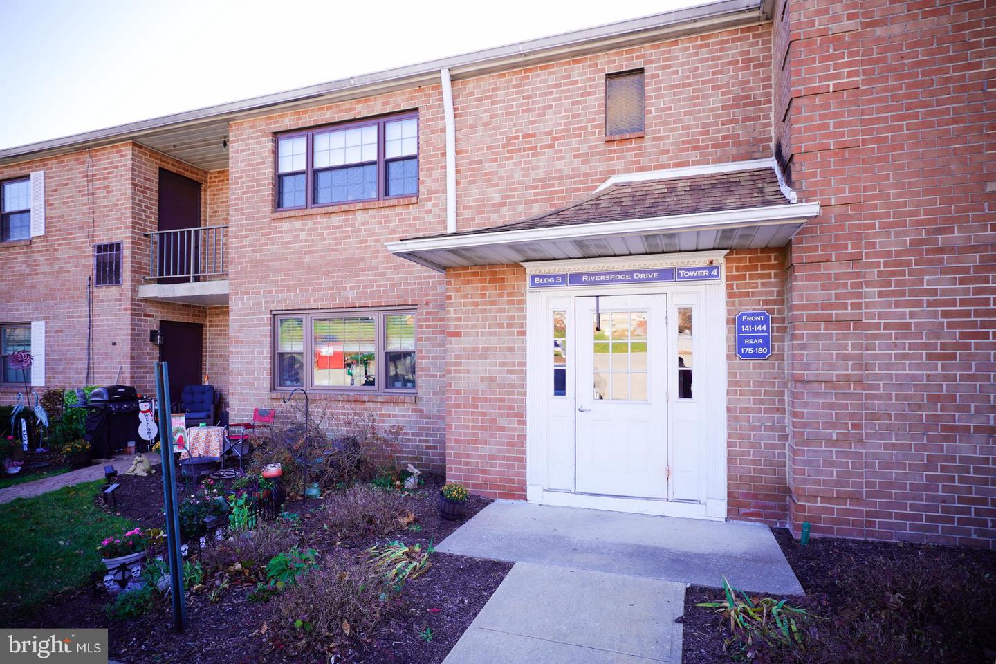 143 Riversedge Drive #condo 143, Norristown