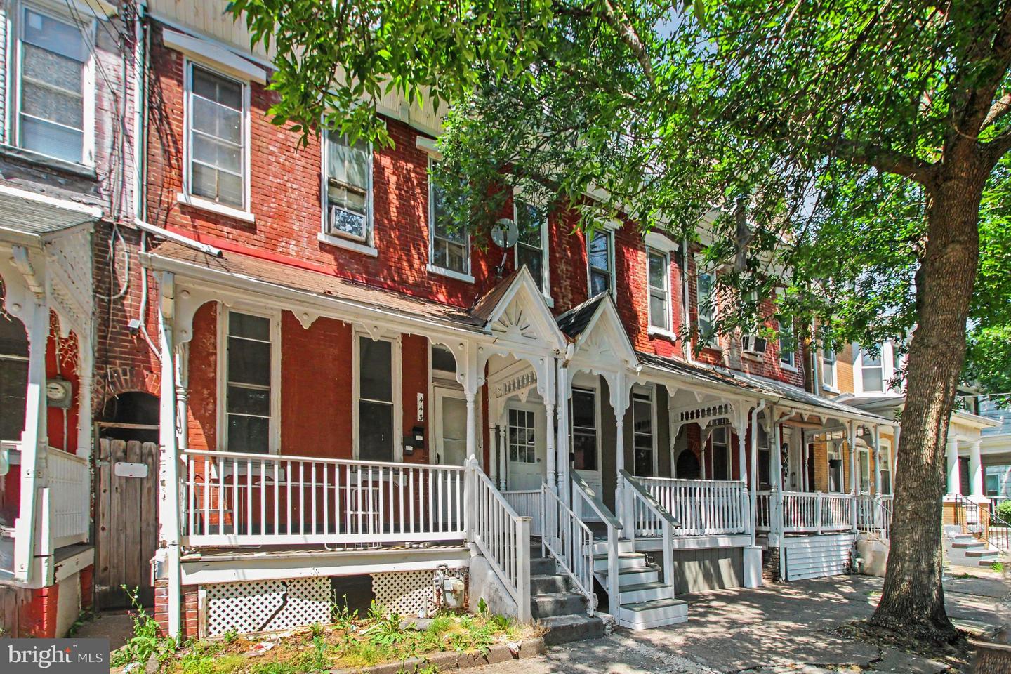 443 Walnut Street