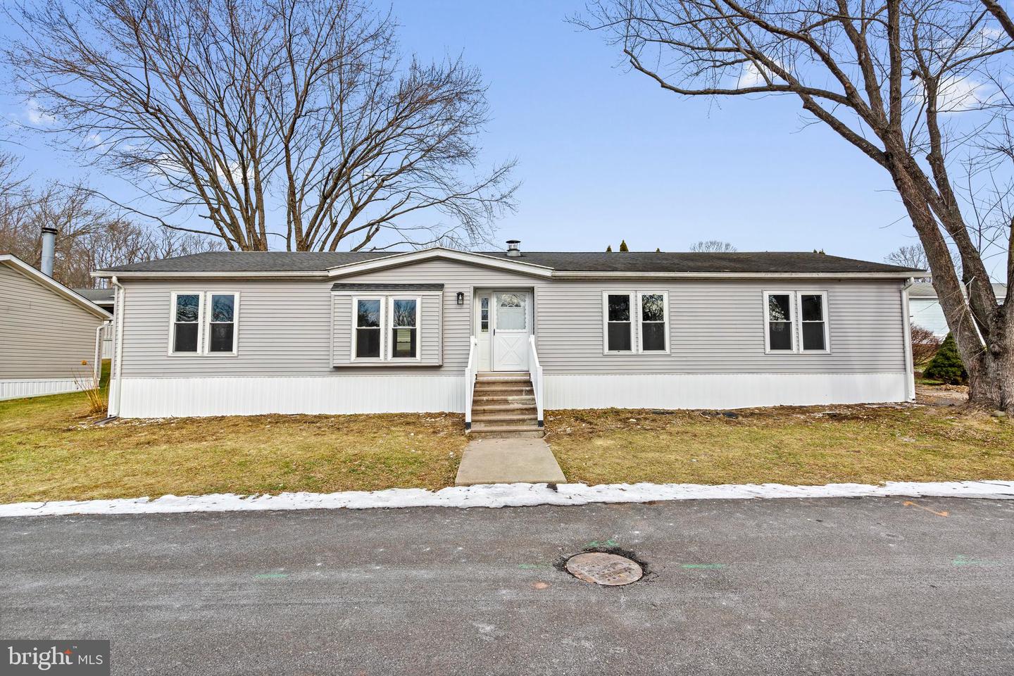 921 Lakeview Drive, Green Lane