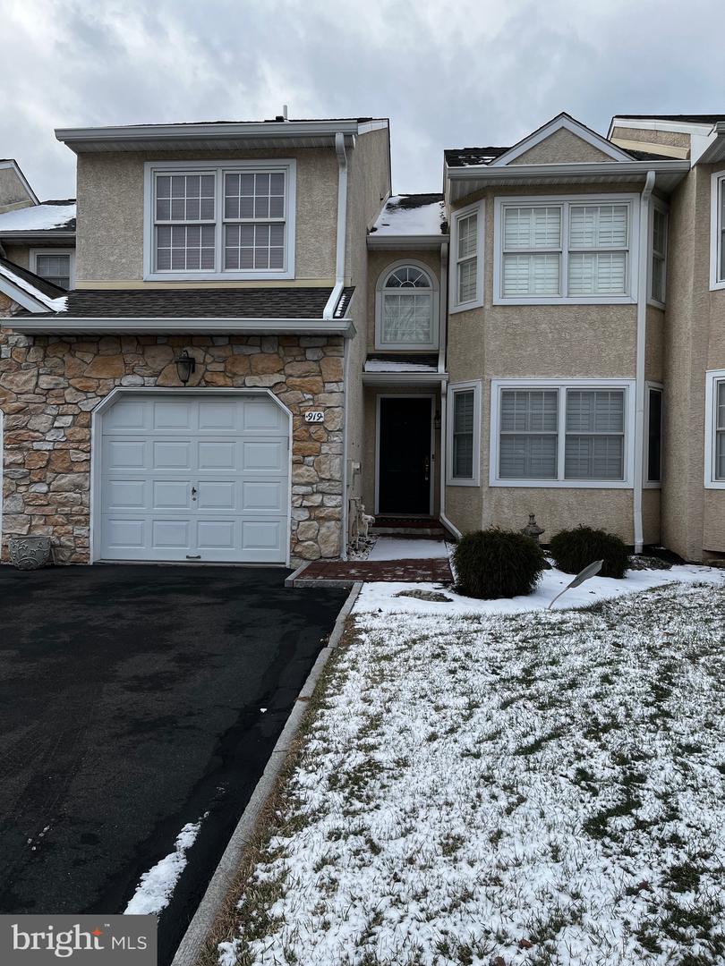 919 Jamie Court, Blue Bell