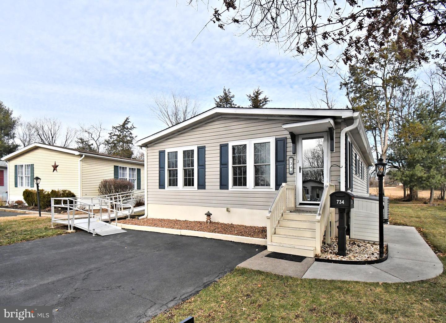 734 Aspen Circle, Red Hill