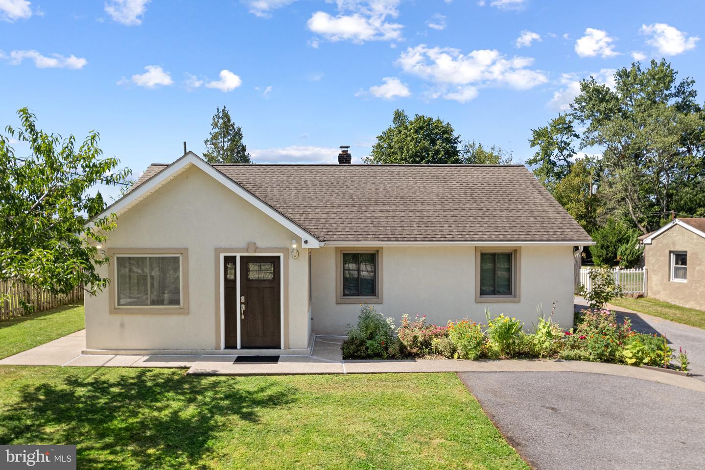 1402 Sterigere, Norristown