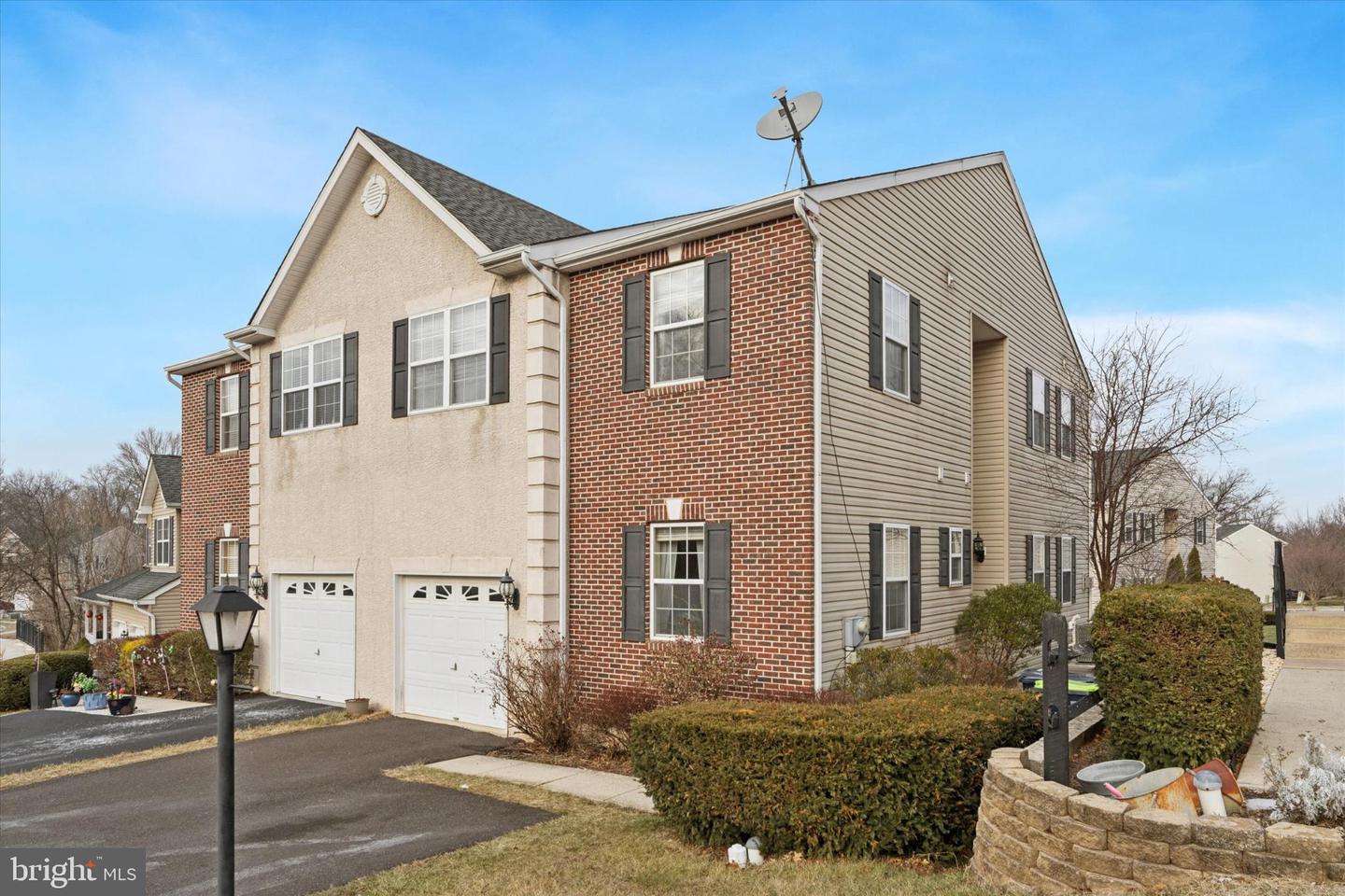 223 Holbrook, Gilbertsville
