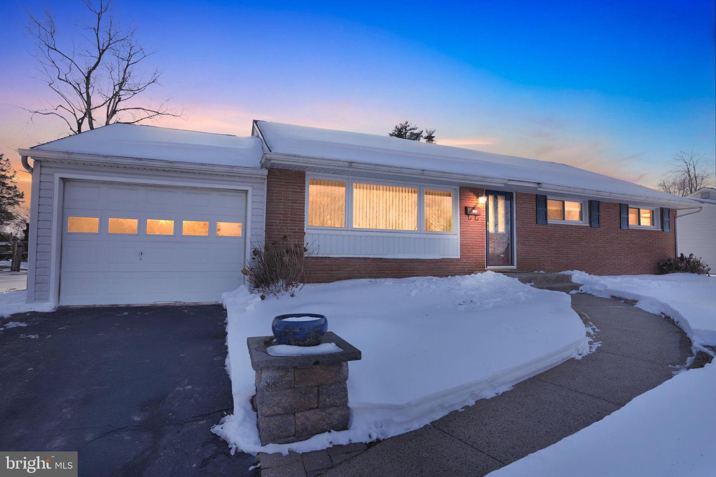 537 Sherwood Lane, Hatboro