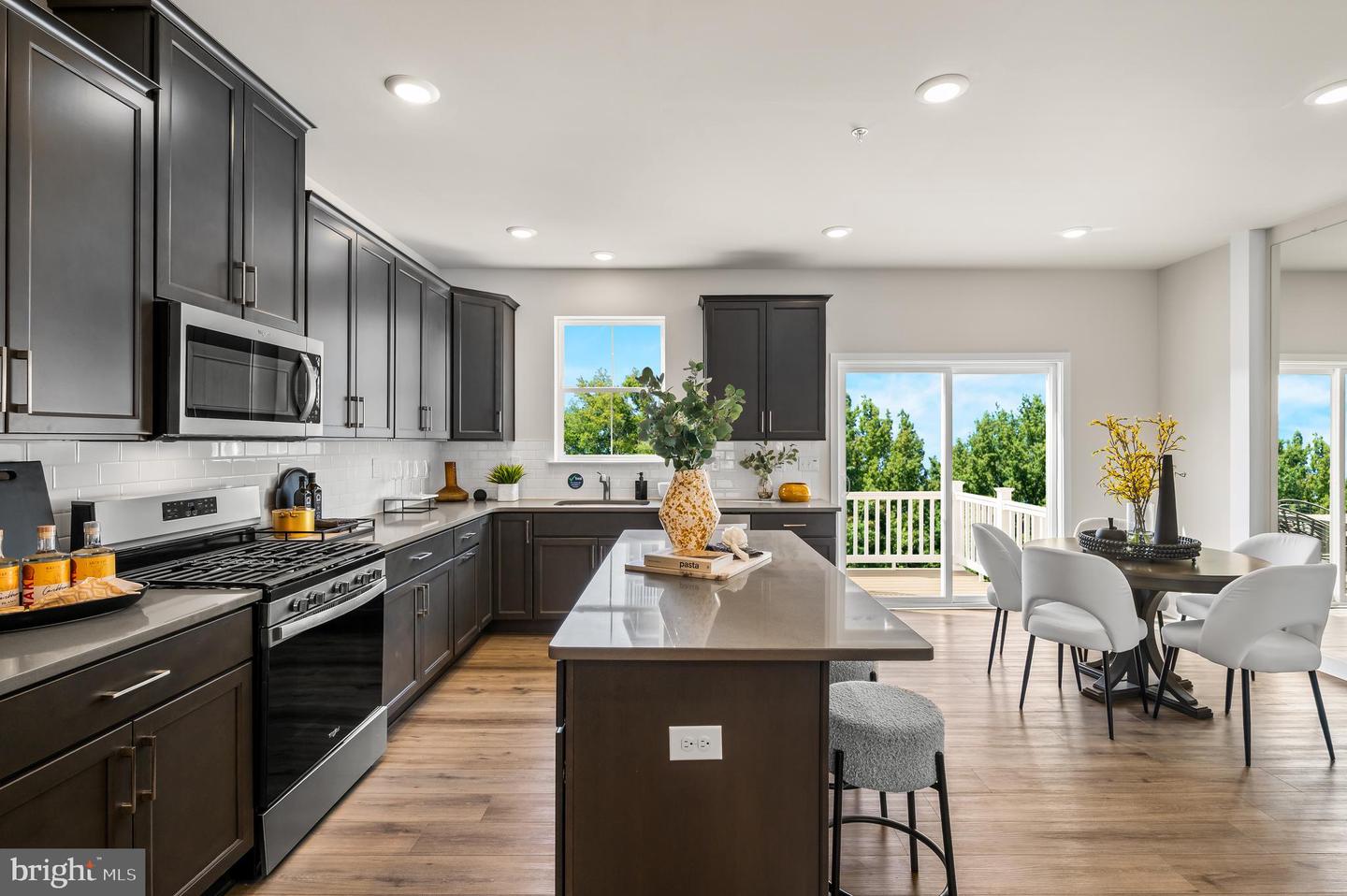 33 E Front Street, Bridgeport