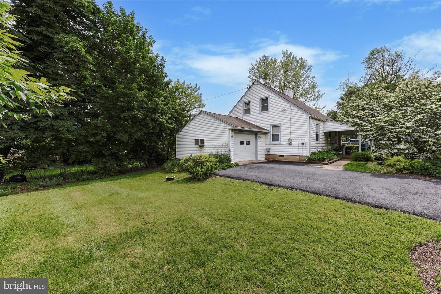 2305 Triebel Road, Abington