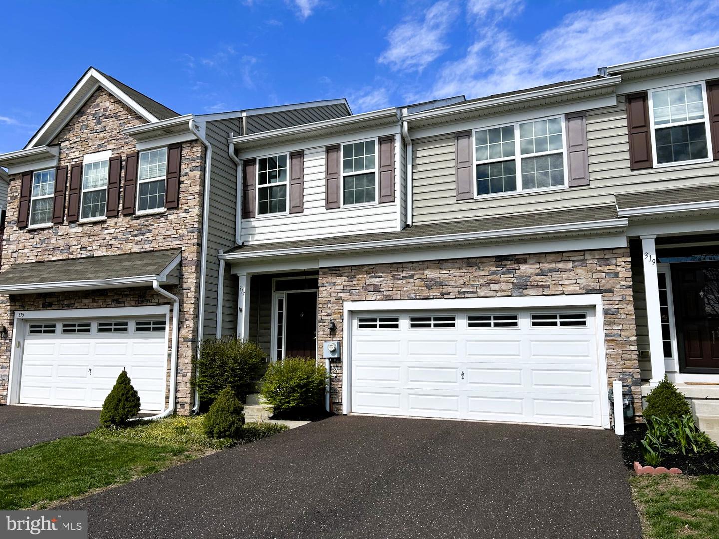317 Fairfield Circle S, Royersford