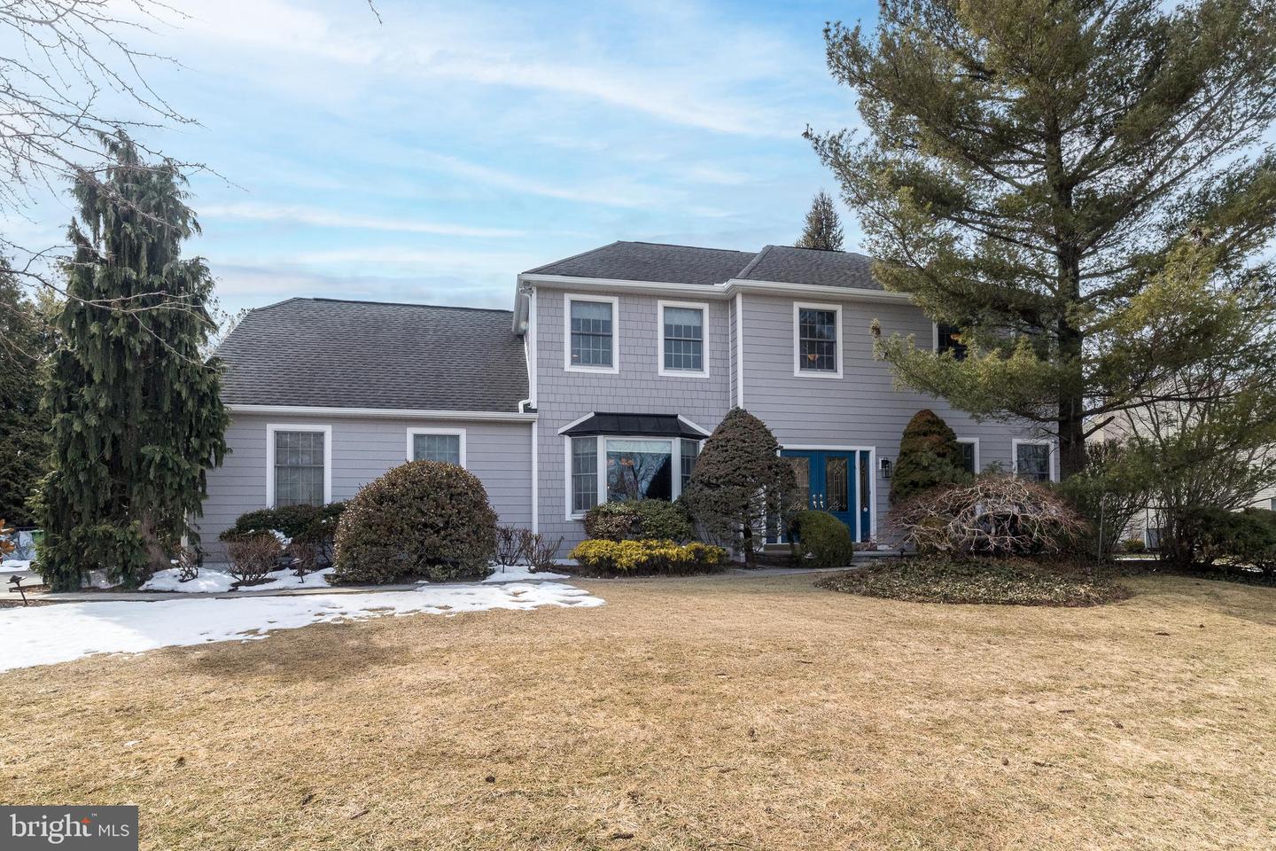 1710 Thornbury Lane, Maple Glen