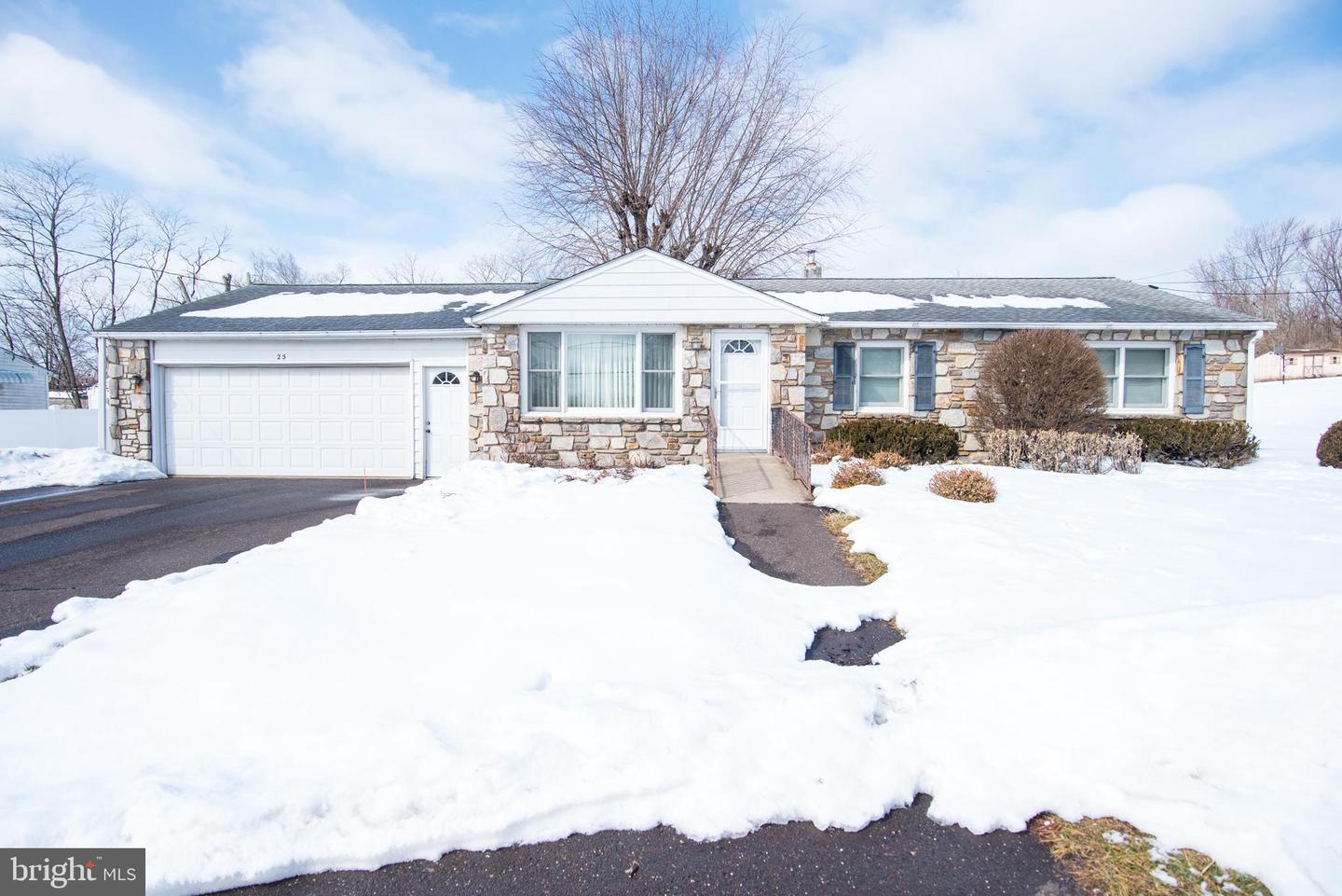 25 E Township Line Road, Souderton
