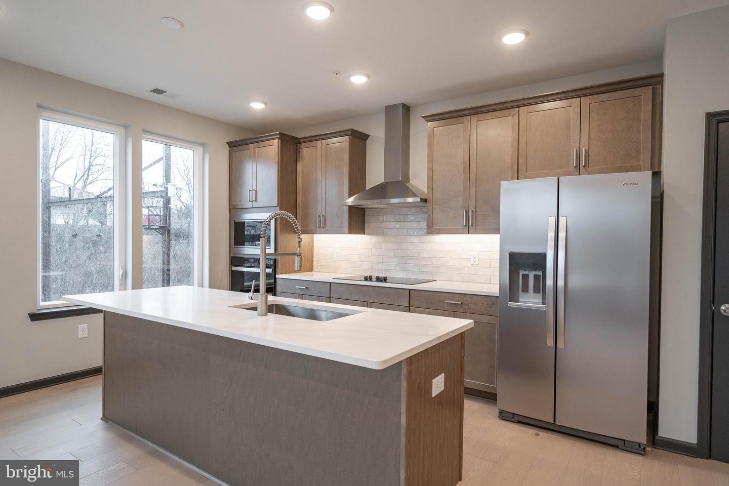 421 Washington Street #108 Lewis