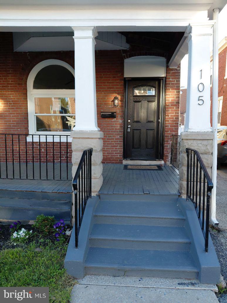 105 W Wood Street