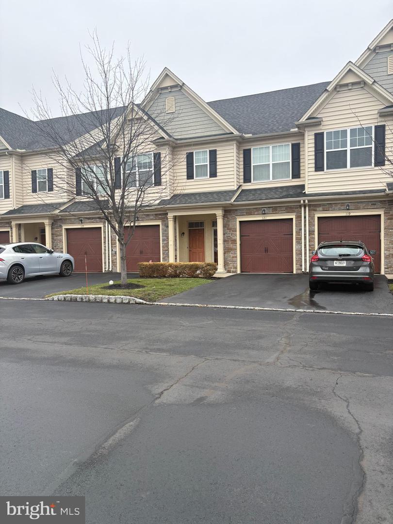 121 Bradbury Drive #b, East Norriton