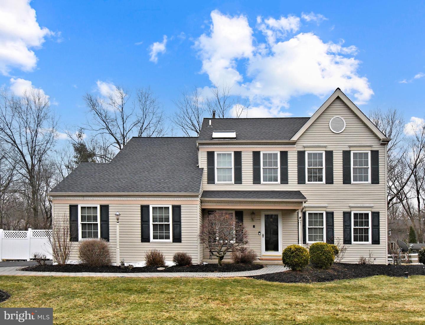 1943 Linden Lane, Hatfield