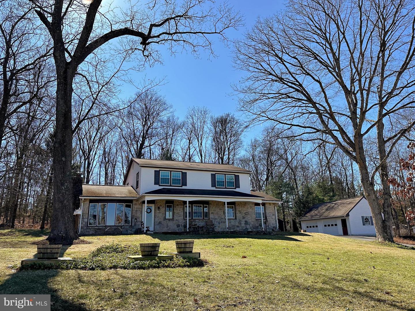 1092 Palm Hill Road, Palm