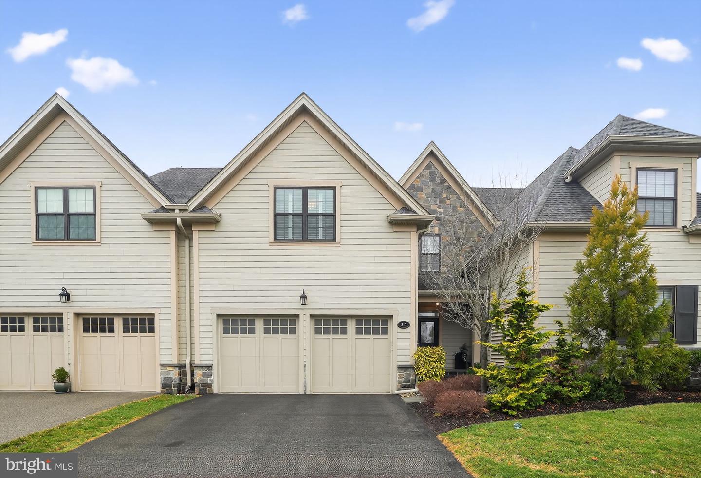 319 Whitemarsh Drive, Flourtown
