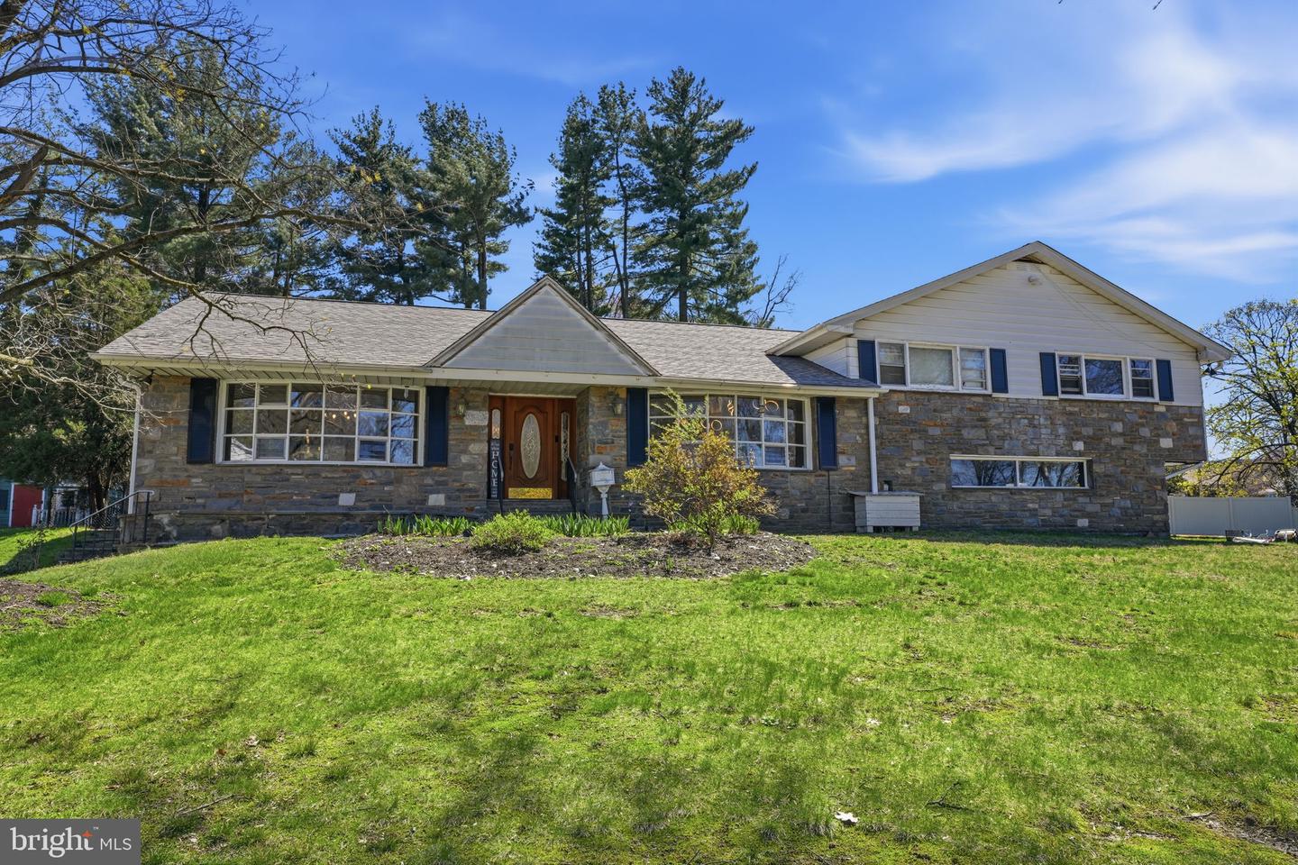 1516 Redwood Lane