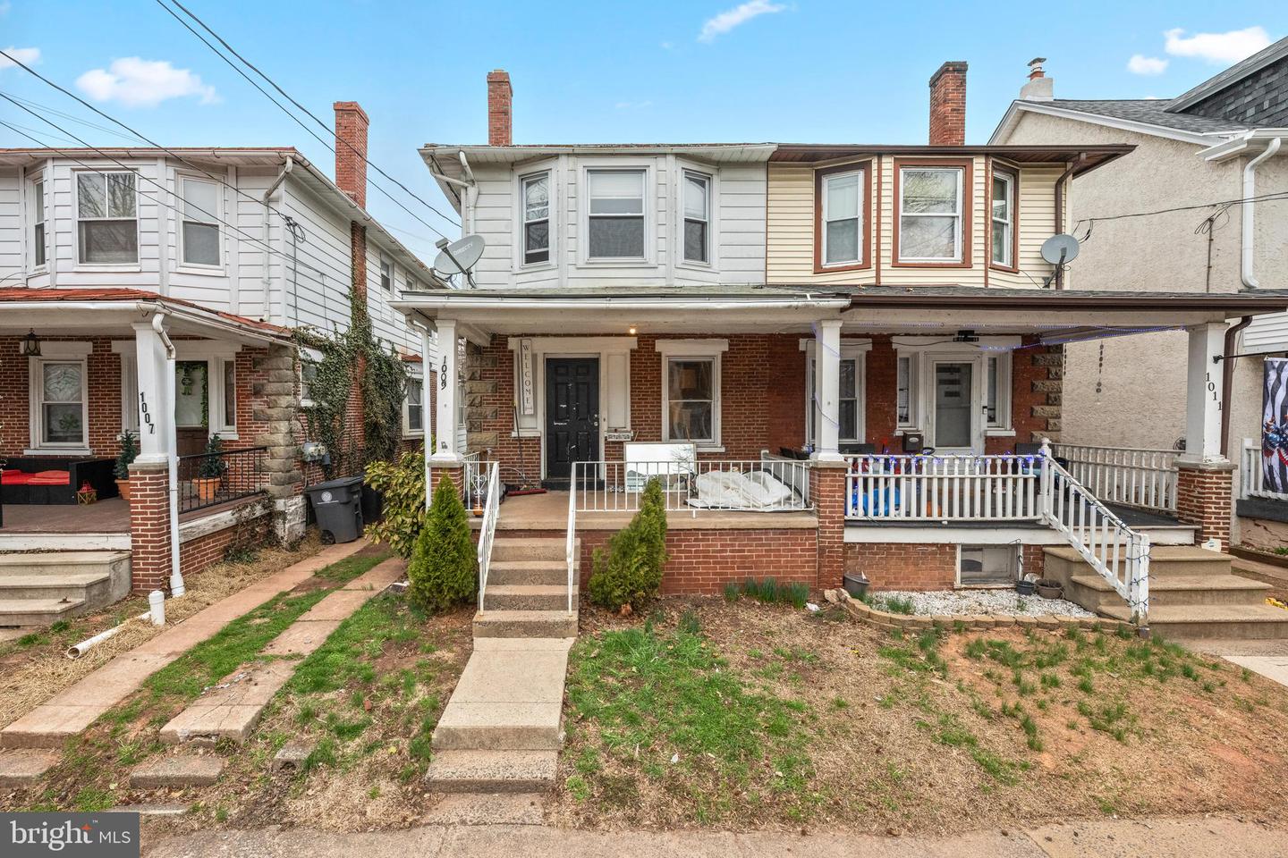 1009 Queen St