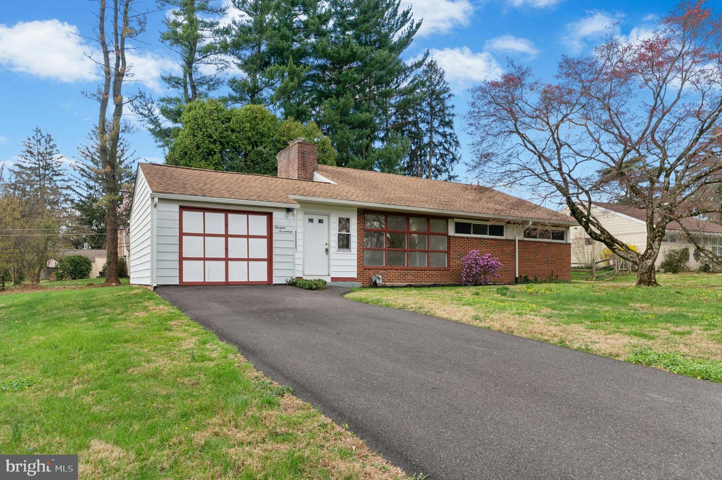 1317 Michael Road, Jenkintown