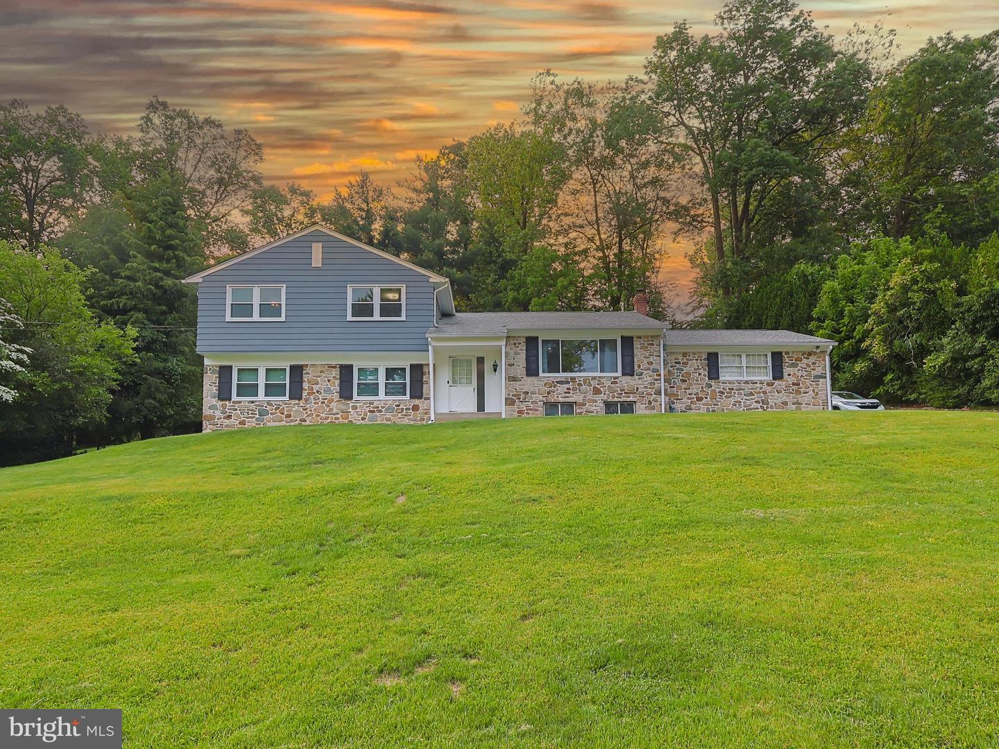 1950 Valley, Meadowbrook