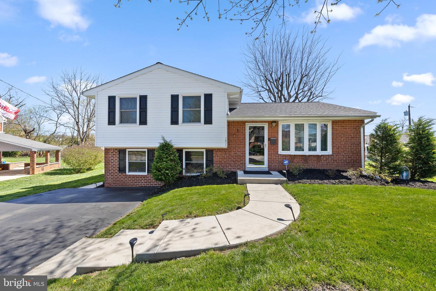 1411 Sandwood Road, Conshohocken