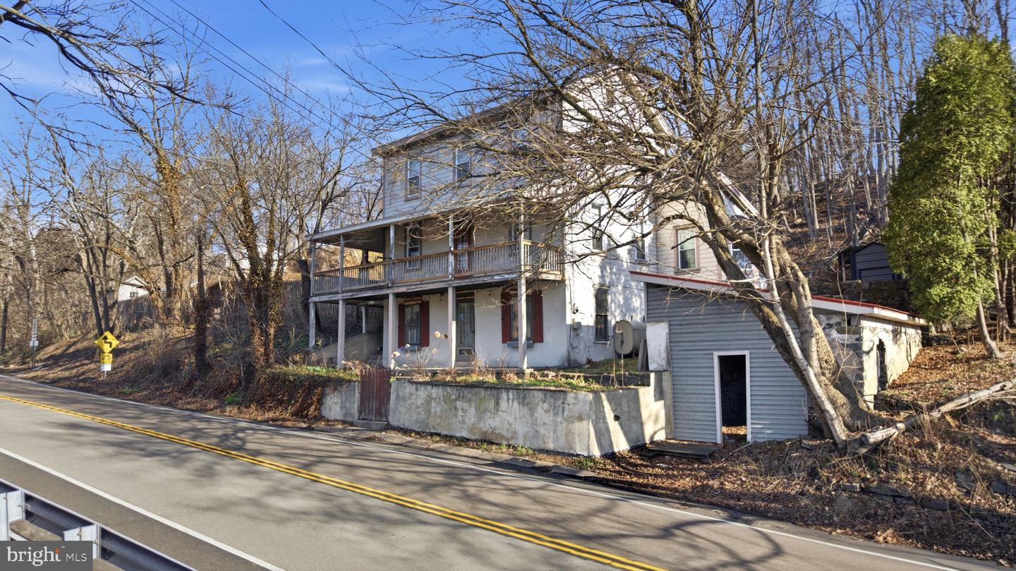 103 Gravel Pike, Green Lane