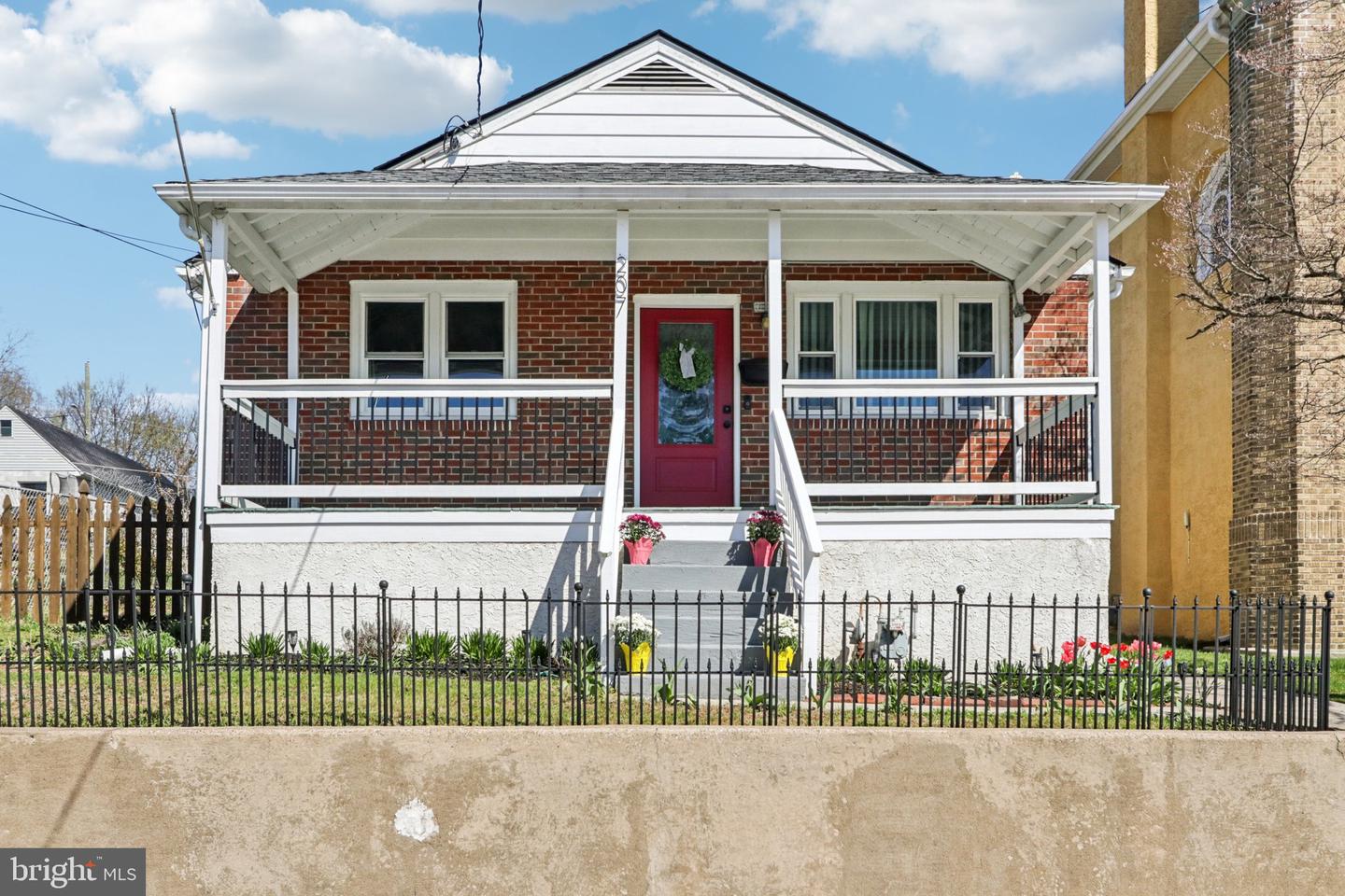 207 Amelia Street, Mont Clare