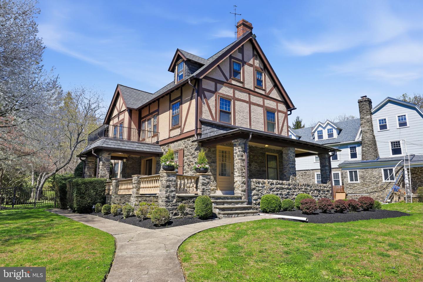 7404 Mountain, Melrose Park