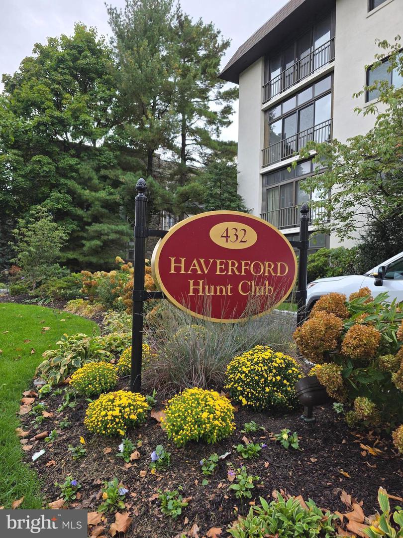 432 W Montgomery Avenue #402